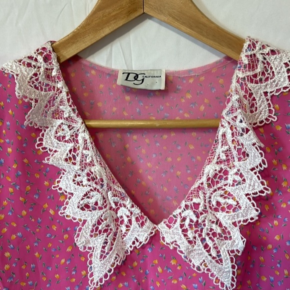 Vintage Women's Pink Blouse with Lace Collar and Tie Waist size Large 20in PTP - Picture 2 of 6